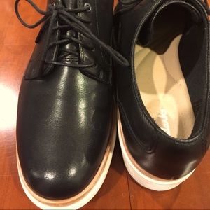 Clarks Teadale Rhea Black Sneakers. Worn once.